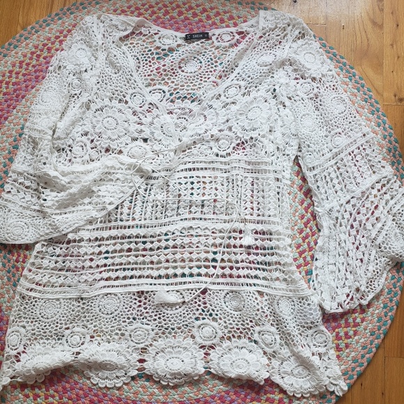 SALE🎉Crochet Cover-Up - Picture 3 of 3